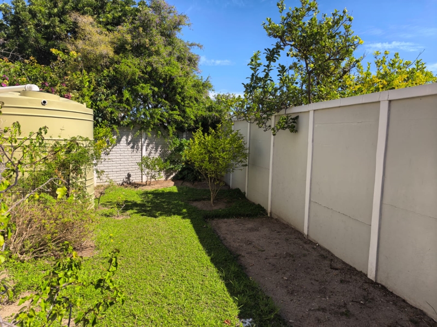 To Let 4 Bedroom Property for Rent in Steynsrust Western Cape